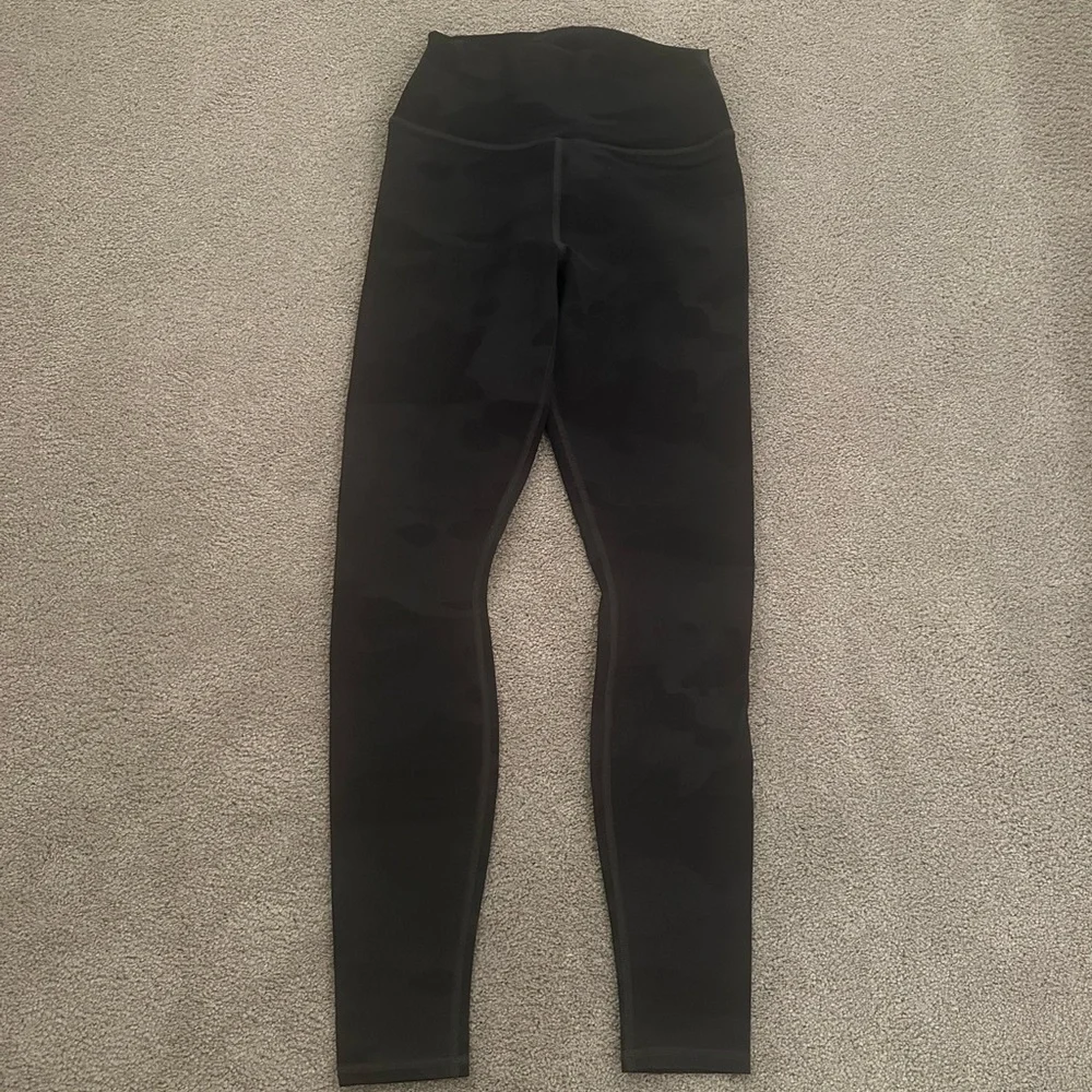 Alo Leggings - Picture 1 of 2